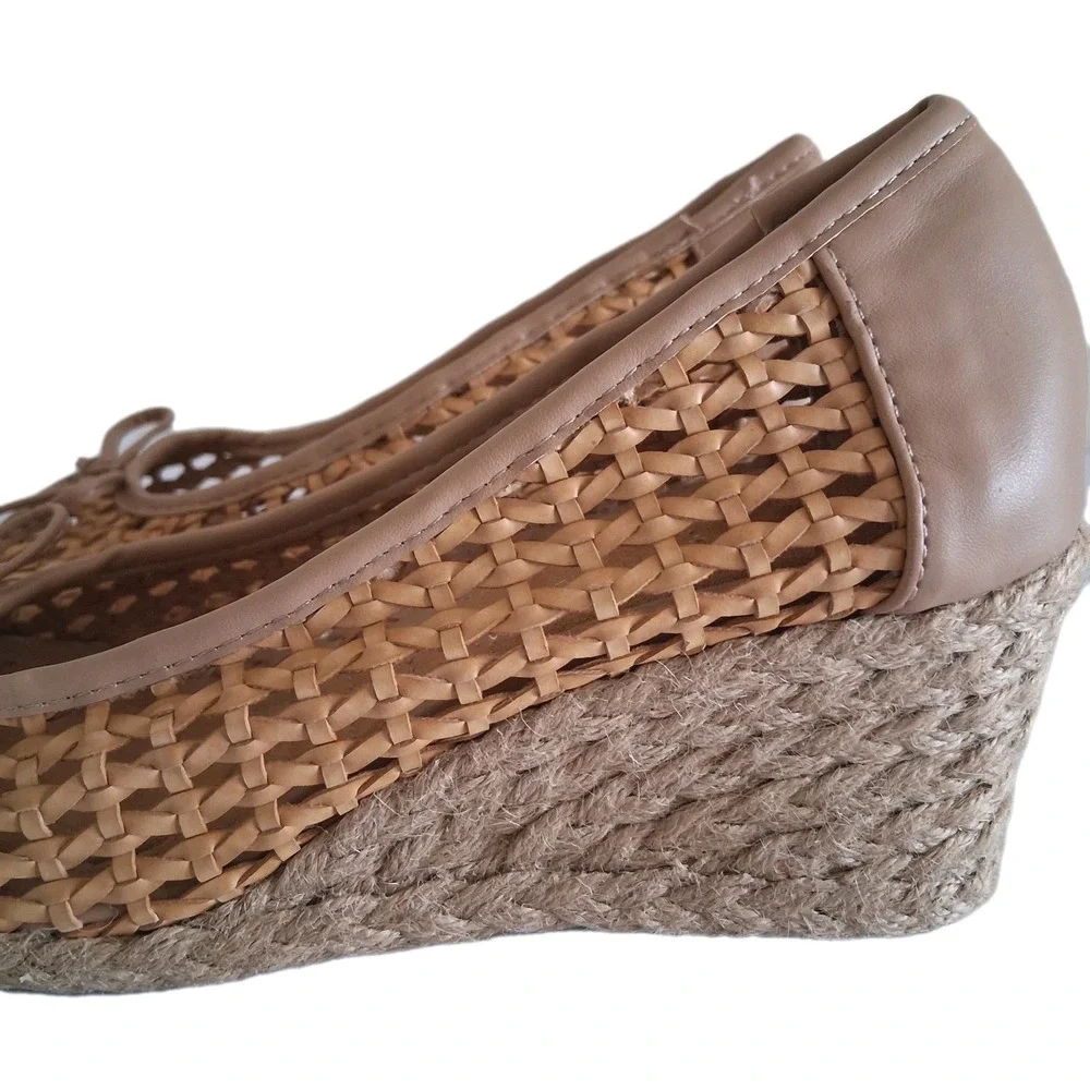 Adrienne Vittadini Wedge Espadrille Peep Toe Pumps 7.5 M Beige Boho Style Shoes